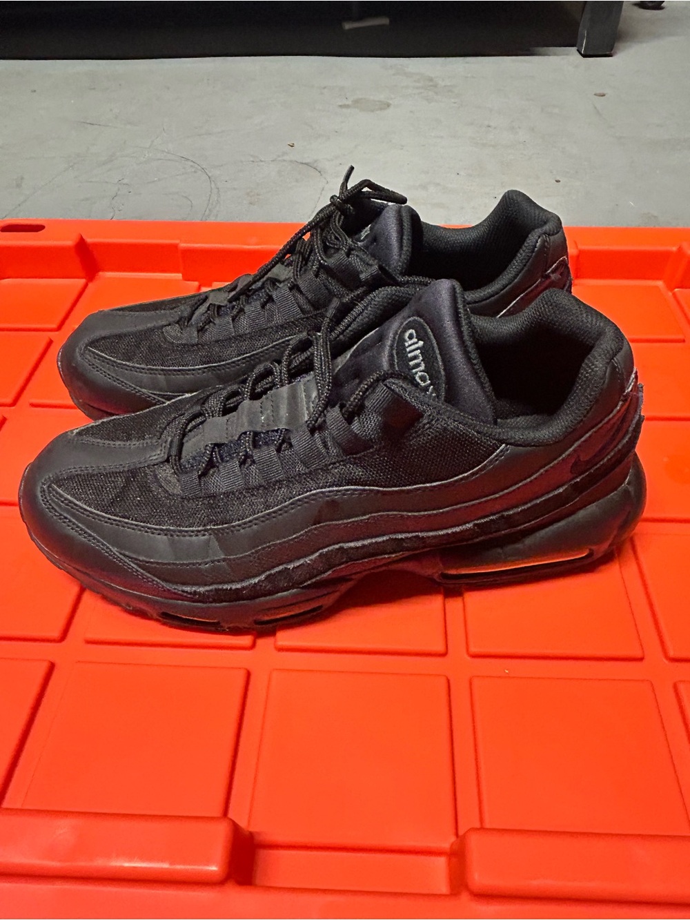 Nike Black Low-Top Air Cushion Sneakers